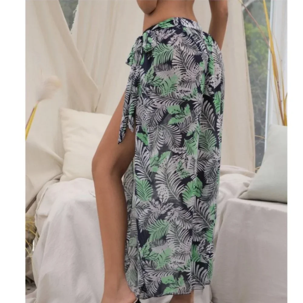 Cover up skirt with crossed knot with tropical print, summer, green - Picture 2 of 3